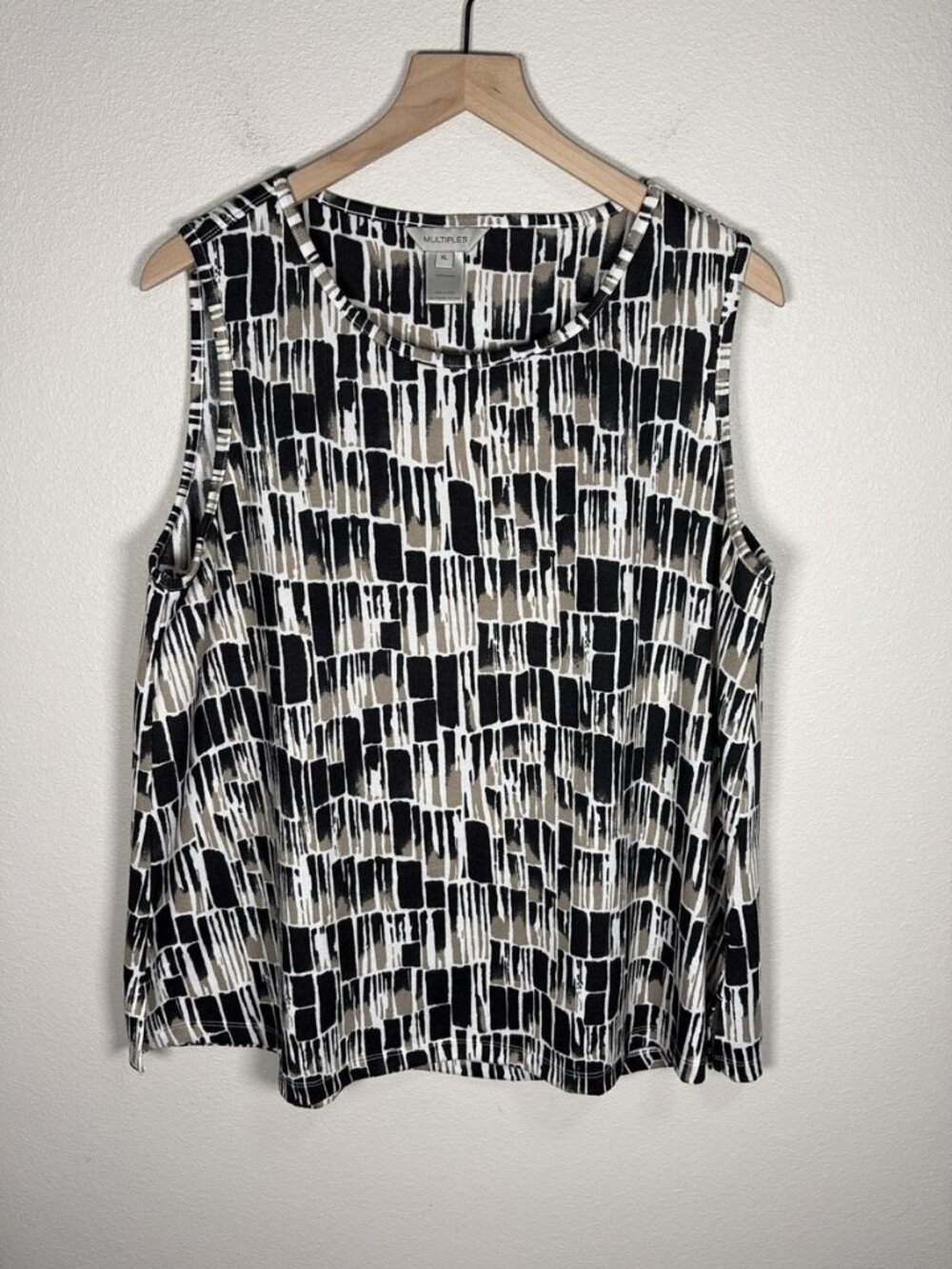Multiples Women's Sleeveless Tank Top Size XL Black White Abstract Geo